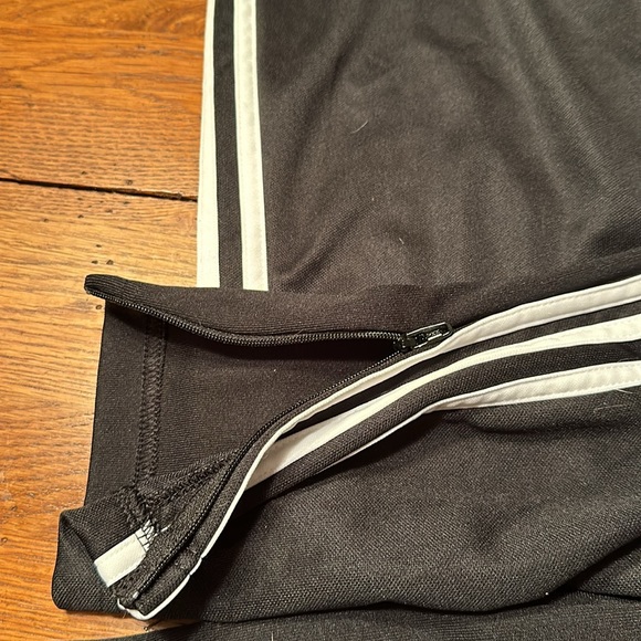 Adidas joggers - Picture 6 of 6